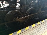 Detail hnacích kolies s ojnicou